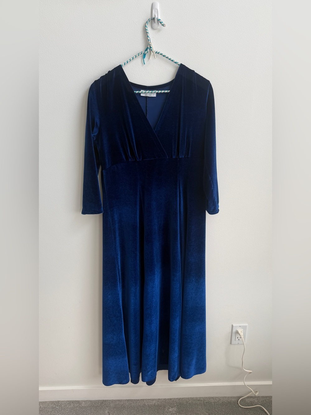 Vintage crushed velvet dress
Empire waist